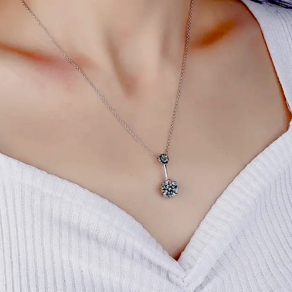 🌟 Sterling Silver Pendant Necklace - Picture 3 of 5